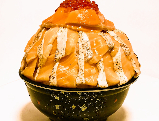迫力満点なグレード丼