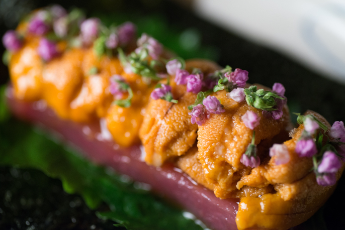 料理には四季折々の食材を使用