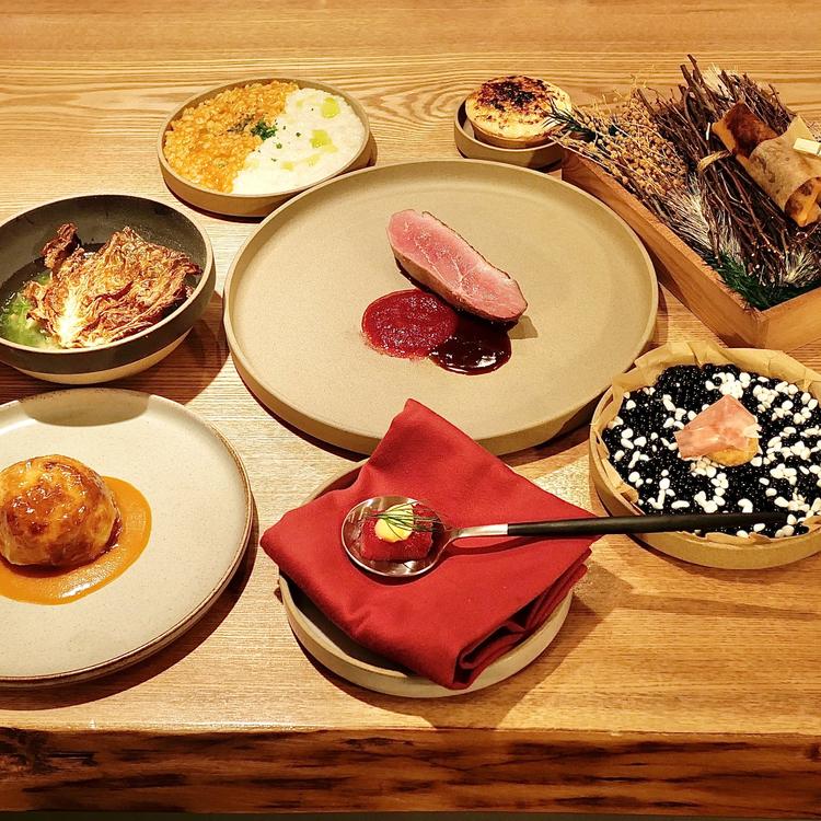 コース料理は季節ごとにリニューアル♪