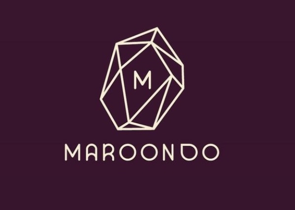 小皿とお酒マルーン堂