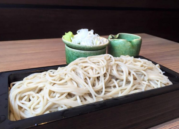 北海道の幌加内で作られるそば粉を使用