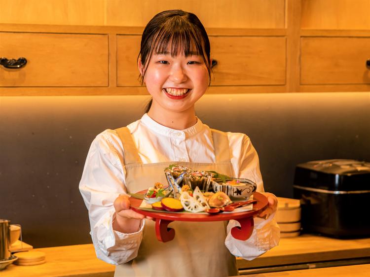 料理に合う奈良の地酒も豊富に揃えています
