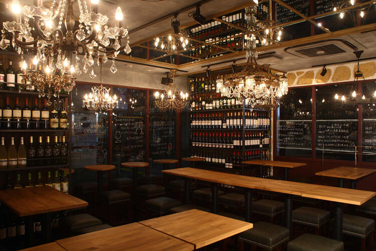 オシャレな雰囲気漂うシックな店内♪