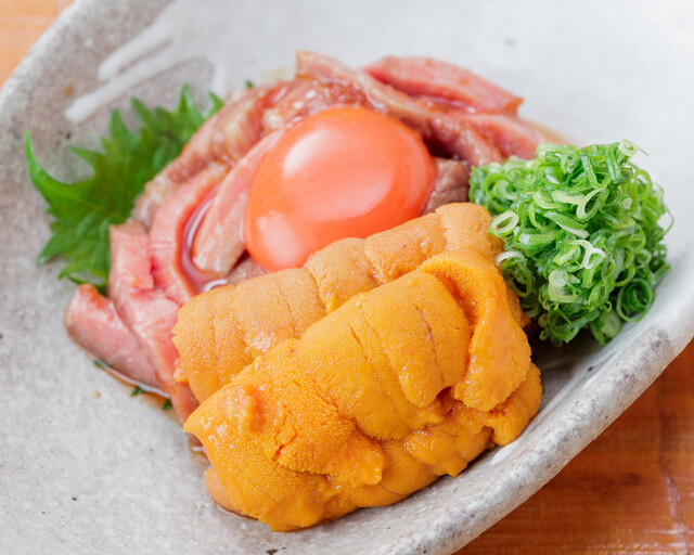 黒毛和牛うにくユッケ