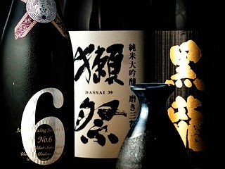 利き酒師がセレクトする日本酒も自慢です