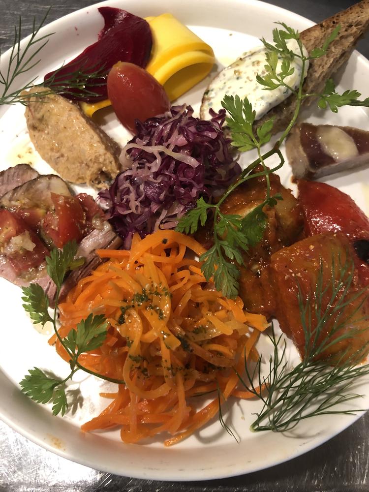 毎日、できたてのお惣菜を作ります!