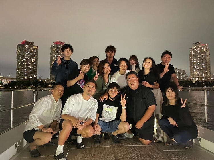 屋形船での慰労会の様子です☆