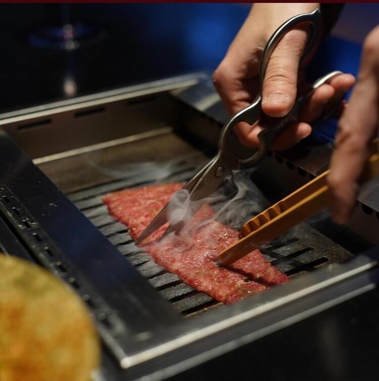 無煙ロースターでじっくり焼き上げます
