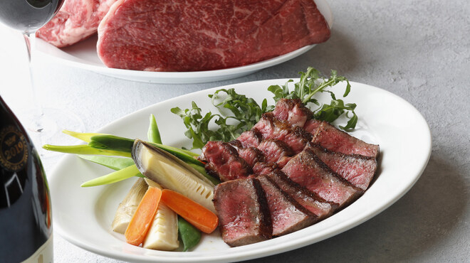 豪華なお肉料理も♪