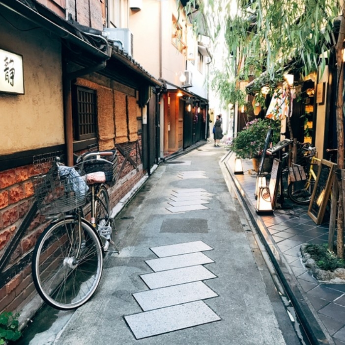 柳小路 TAKA