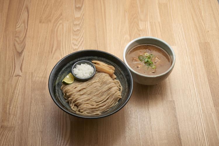 SNSやメディアで話題の「つけ麺」!