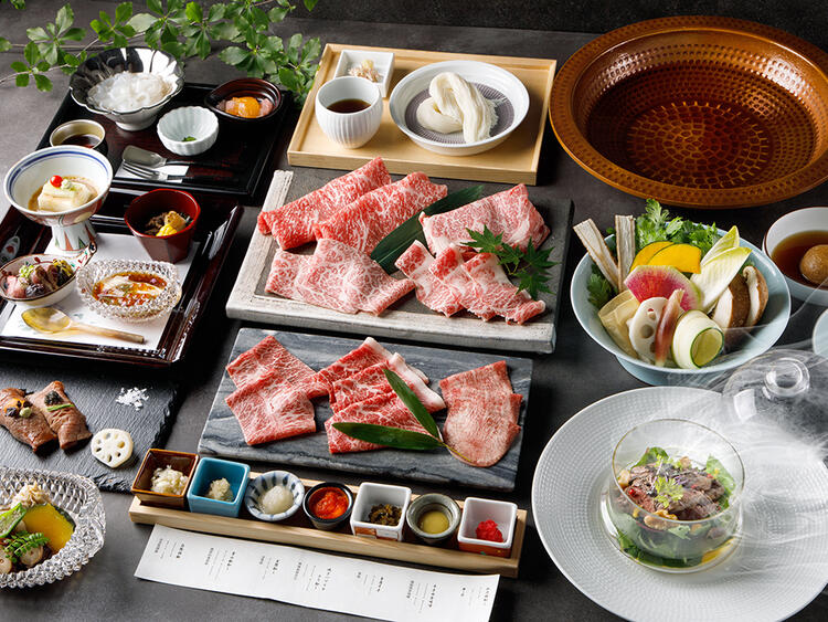 お肉はあか牛「甲誠牛」を使用
