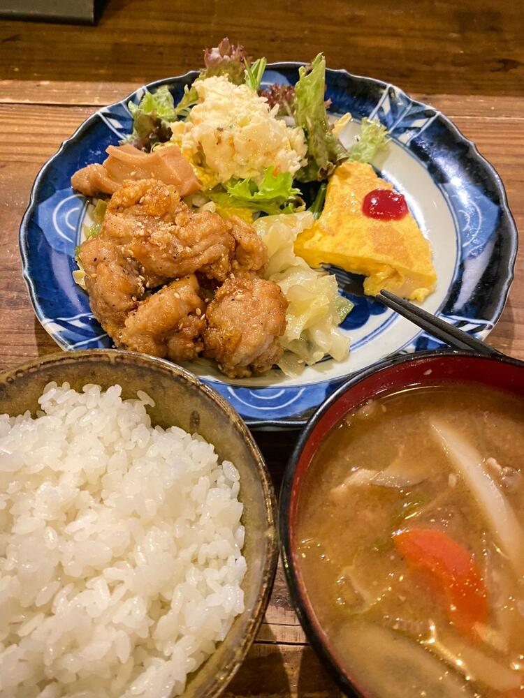 儘(マンマ) 裏路地