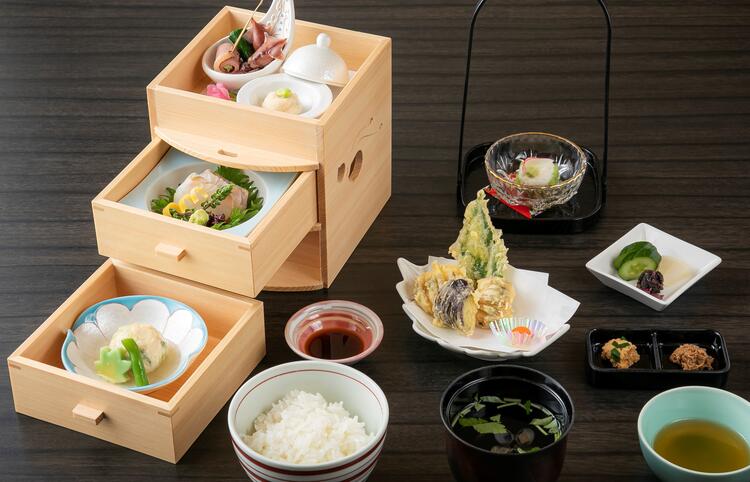 懐石料理、和食がメインのお店♪