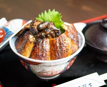 うな富士名物の「肝入りうなぎ丼」