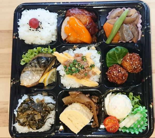 店頭で買えるお弁当も始めました