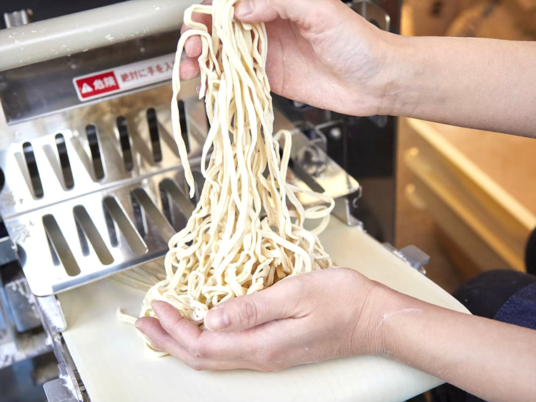 自家製麺を毎日打っています!