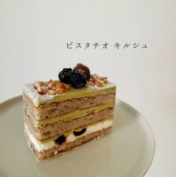 バターソテーしたグリオットチェリーが特徴