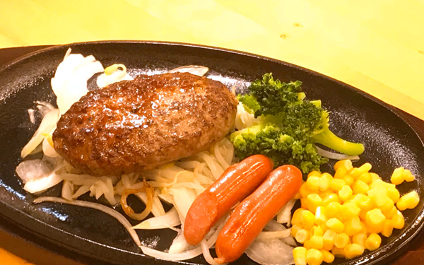 神戸牛の柔らかい肉厚ハンバーグも人気