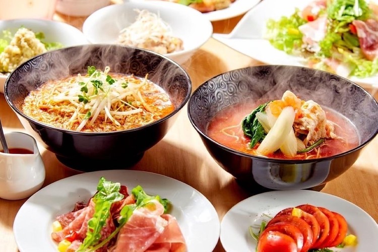 元祖トマトラーメンと辛めんの店 三味 天神大名本店