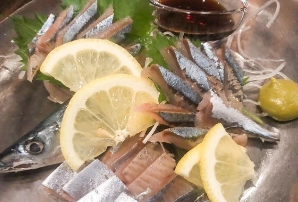 旬に合わせた様々な鮮魚を仕入れています