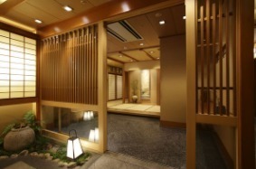 広い店内ですがプライベート感があります