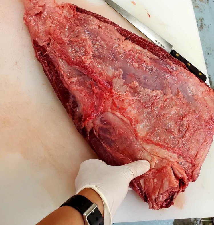 焼肉店で働く醍醐味、ブロック肉のカット