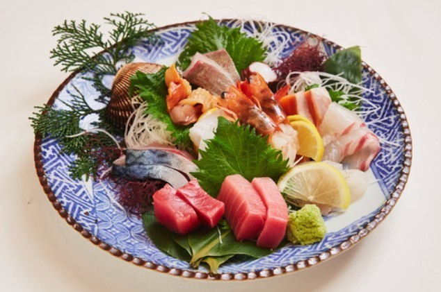 季節に合わせた旬の食材を調理