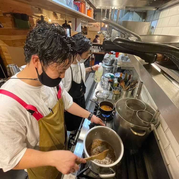 料理教室など地域の皆様との触れ合いもアリ