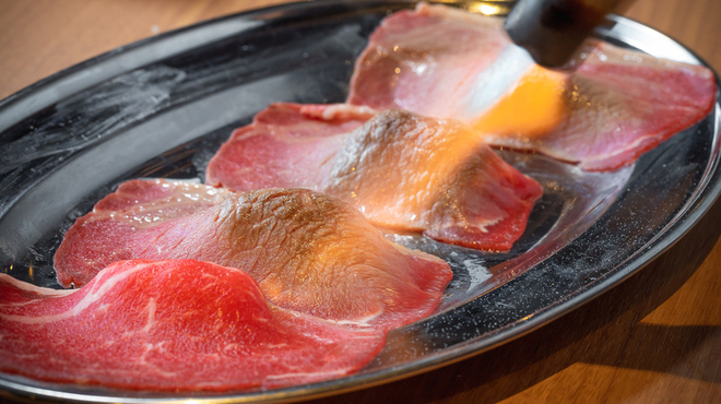 SNSで話題の極上赤身肉寿司