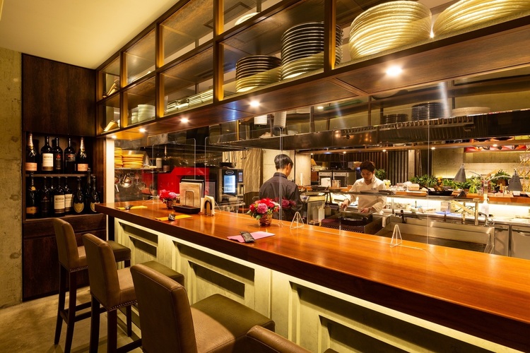 THE CORNER ROOM