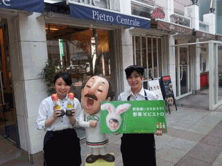 ドレッシングも変わらぬ人気です