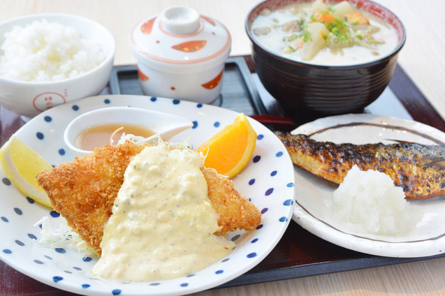 海鮮丼だけでなく定食類も種類豊富♪