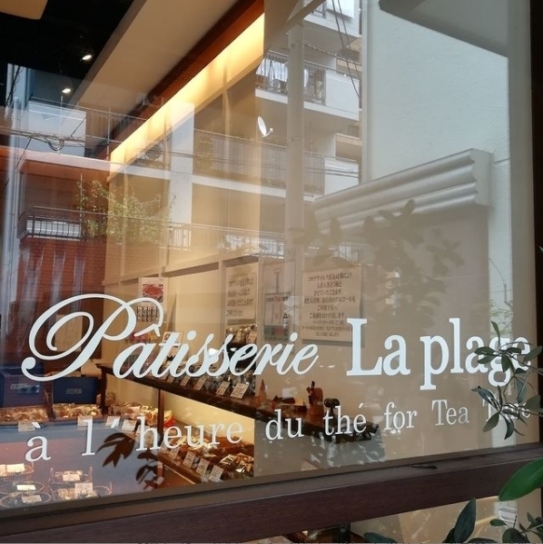 温かみのある、ウッドテイストの店内