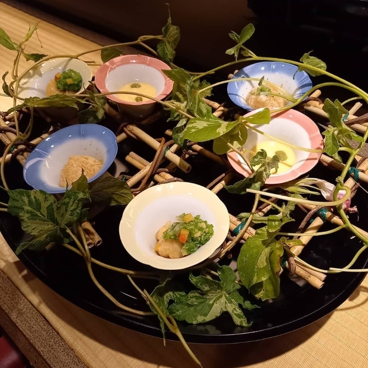 見た目にも涼を感じる夏の八寸