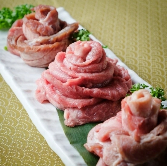 肉は絶対に手切りで、鮮度も抜群