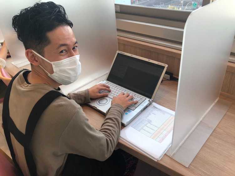 事務仕事もしっかり捗る環境です◎