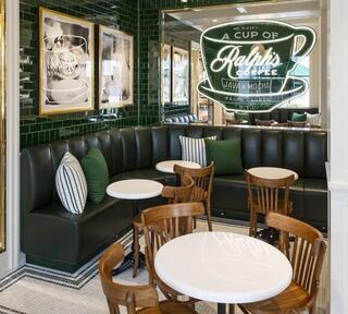 Ralph’s Coffee RAYARD Hisaya-odori Park
