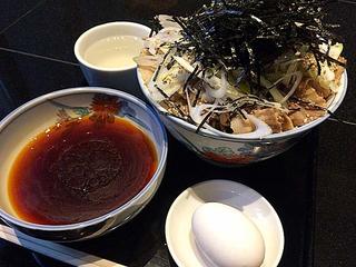 肉つけ蕎麦 らー油蕎麦 よろず屋