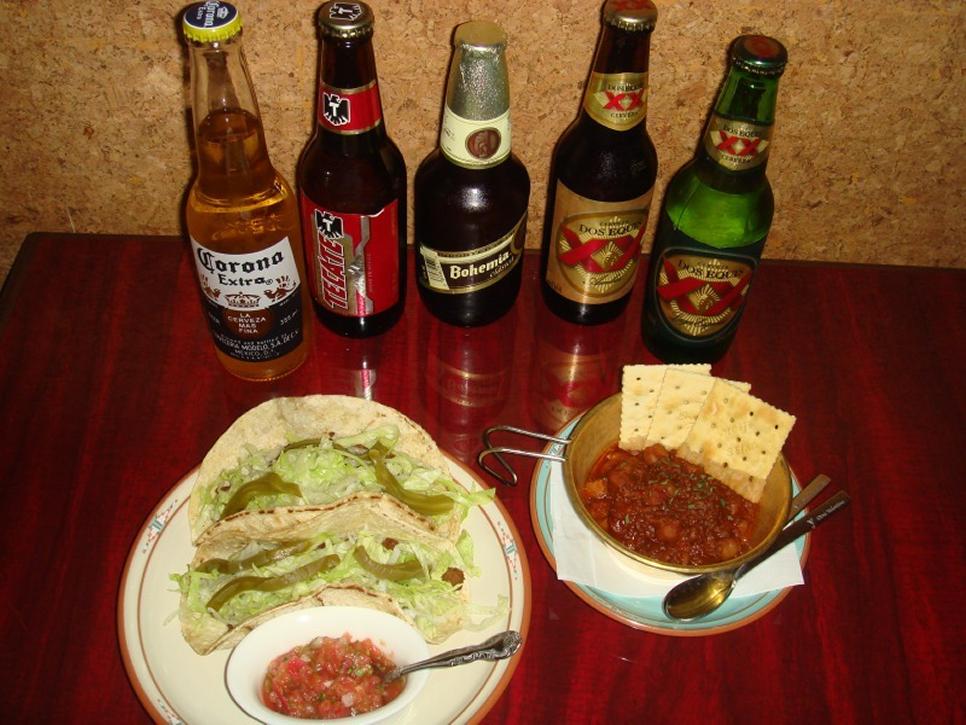 チリビーンズ・タコス他メキシカン料理多数