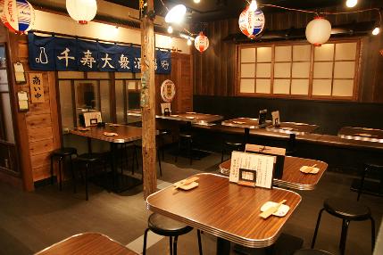 昭和レトロな店内「ALWAYS 三丁目」