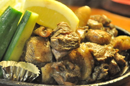 一番人気！宮崎地鶏の炭火焼き