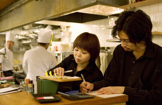 客単価3～5千円のお店で調理☆