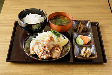 フレッシュな鶏肉を使った絶品唐揚げ