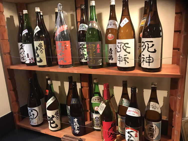 さまざまな日本酒・焼酎をラインナップ