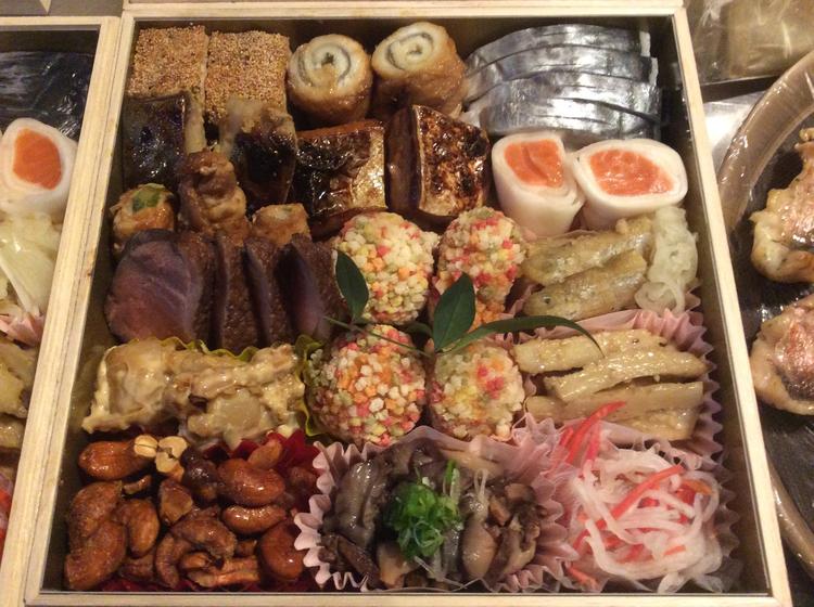 毎年予約多数！自慢のおせち