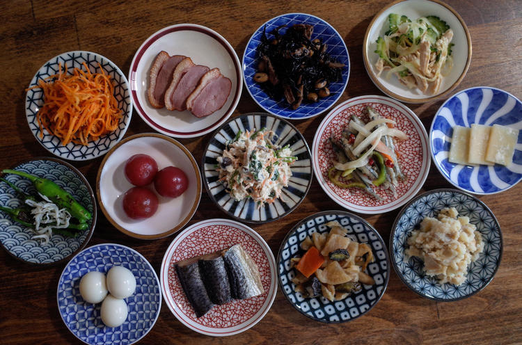 豆皿料理で色々なものを少しずつ