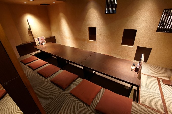 中～大規模の宴会も掘りごたつの個室で