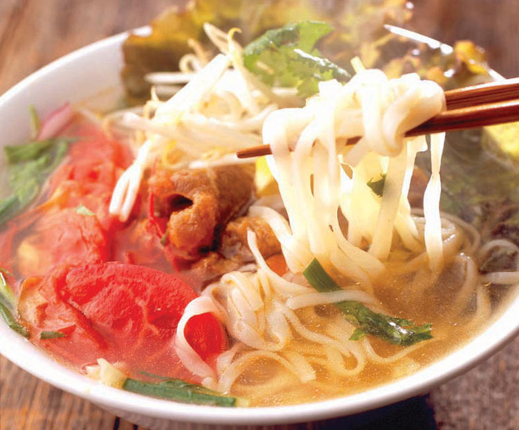 名物の生麺フォー　賄い無料です