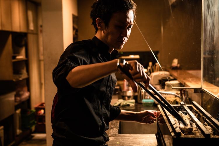 ワンランク上の焼き鳥と鶏料理を提供